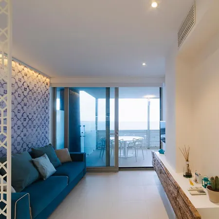 Atlantide - Luxury & Seafront Design House Apartment