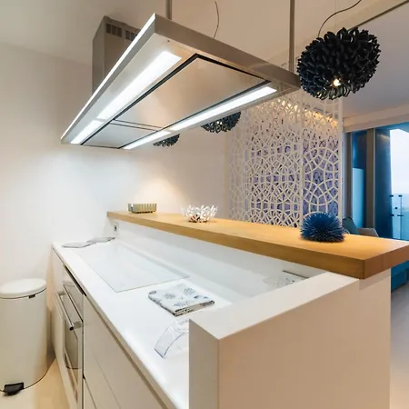 Apartment Atlantide - Luxury & Seafront Design House